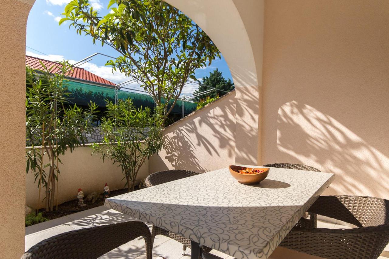 Apartmani Manzoni Punat Exterior foto