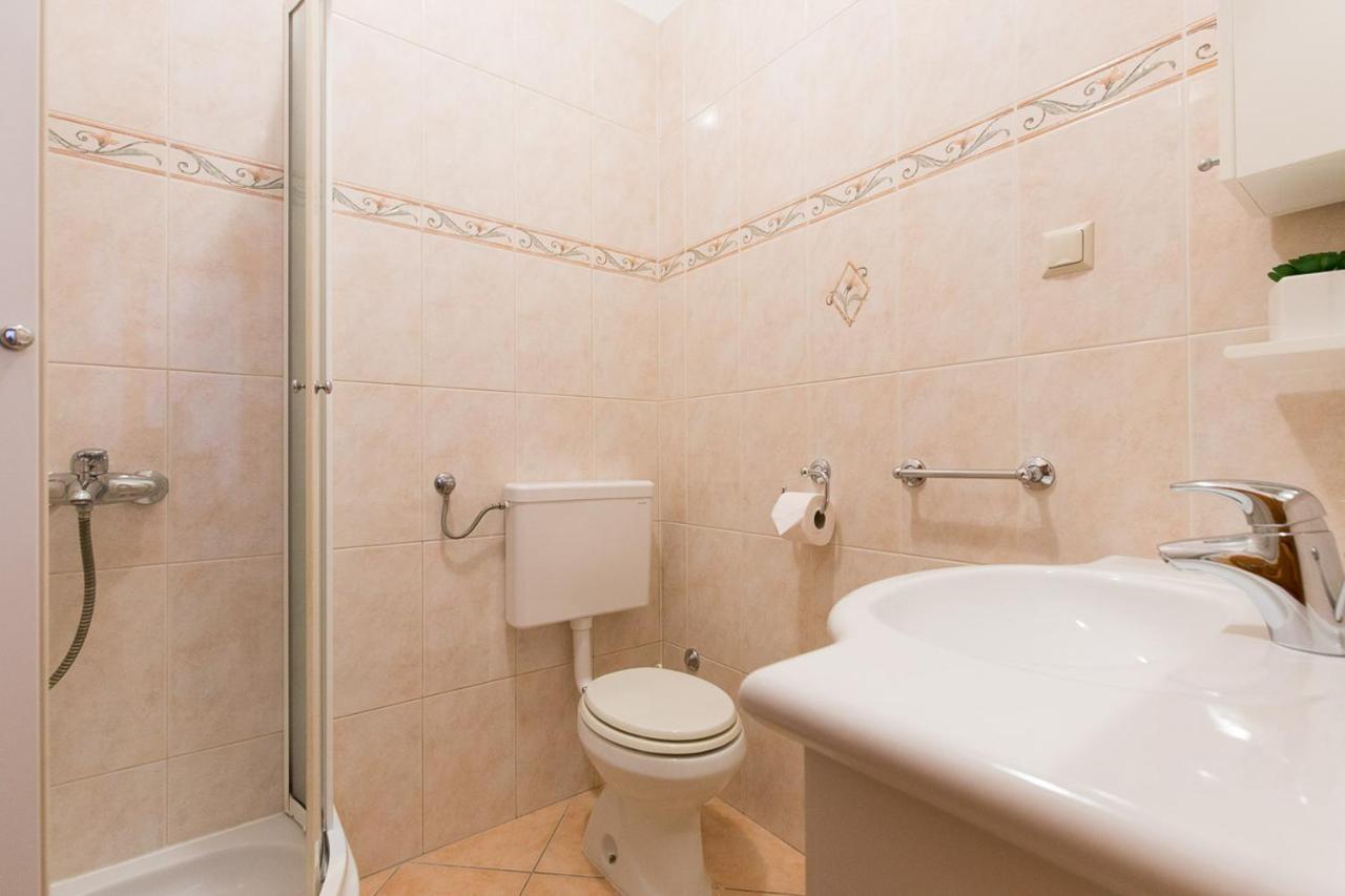 Apartmani Manzoni Punat Exterior foto